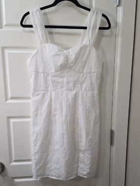 NWT - SHEIN White Eyelet Sweetheart Dress - Jrs Medium